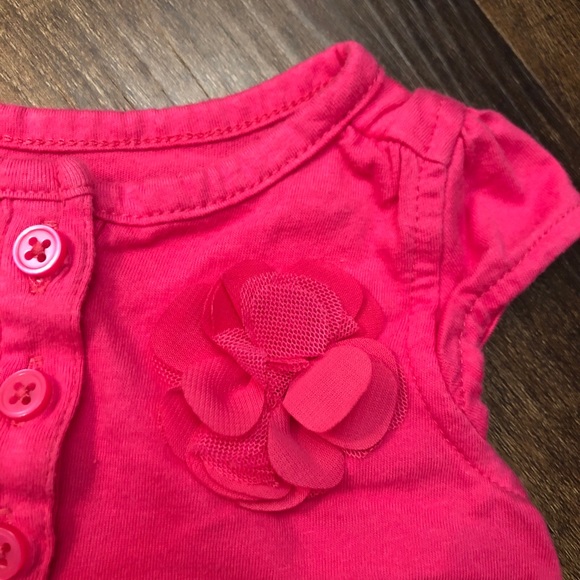 Carters bright pink top size 6 months - Picture 2 of 3
